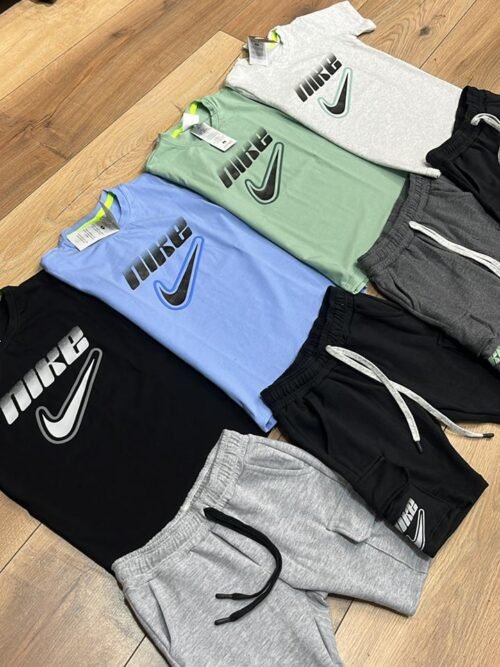 Conjunto deportivo nike niño